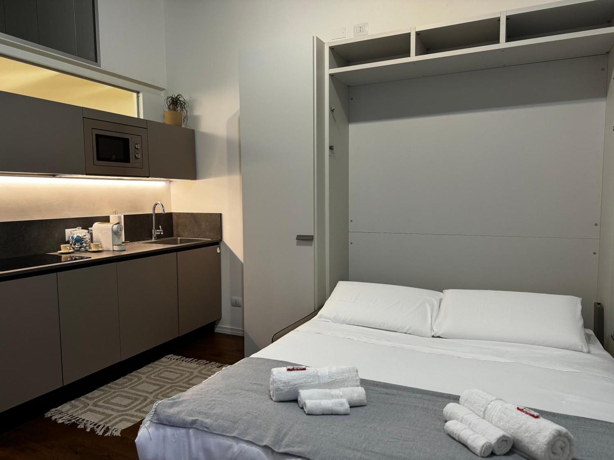 Regina Milano In Corso Lodi - Sky Tv, Wifi E Breakfast Box Apartment Luaran gambar