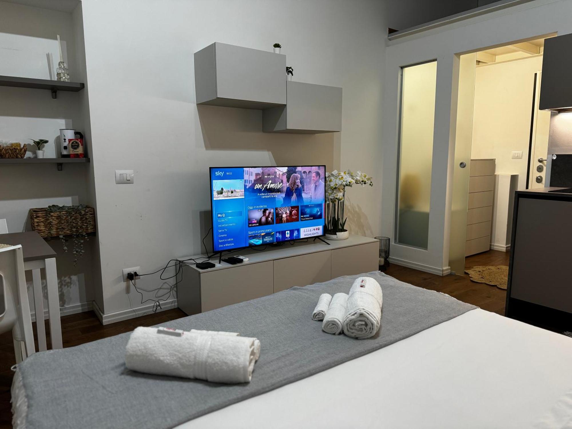 Regina Milano In Corso Lodi - Sky Tv, Wifi E Breakfast Box Apartment Luaran gambar