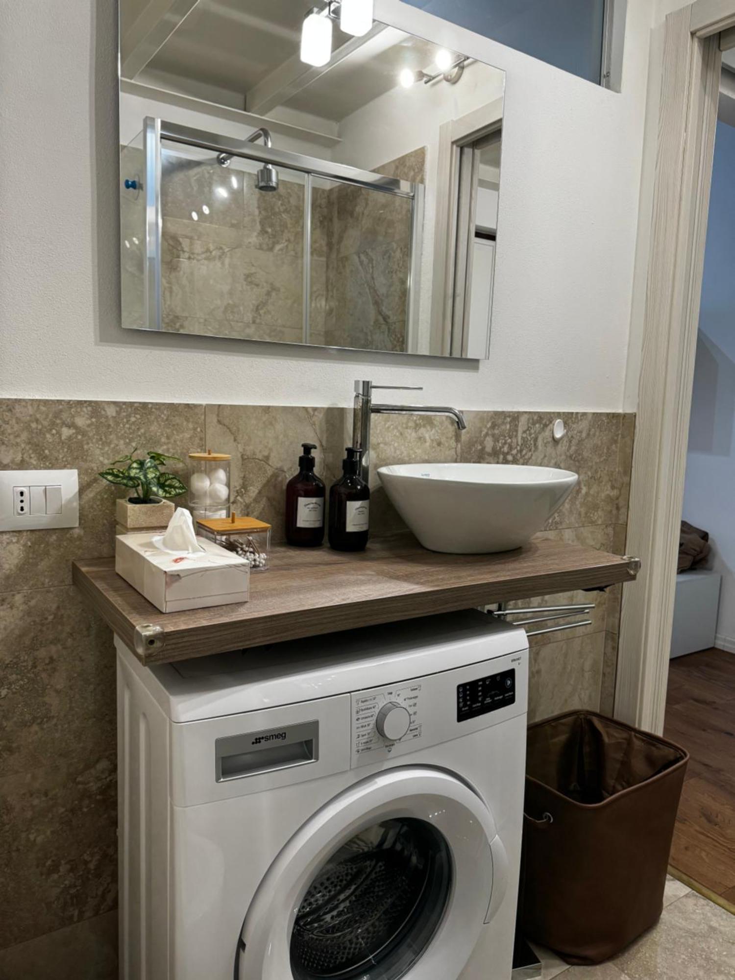 Regina Milano In Corso Lodi - Sky Tv, Wifi E Breakfast Box Apartment Luaran gambar