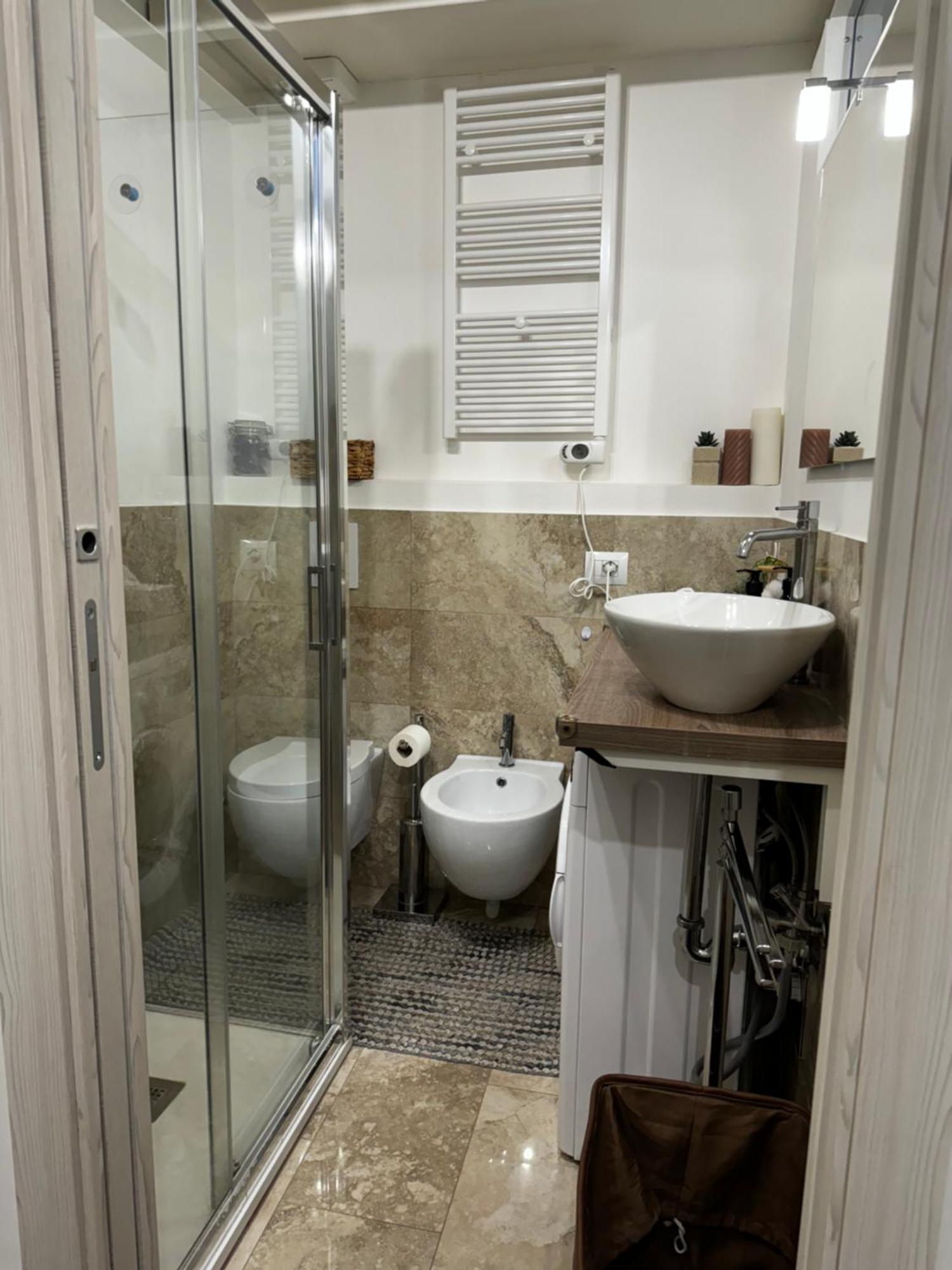 Regina Milano In Corso Lodi - Sky Tv, Wifi E Breakfast Box Apartment Luaran gambar